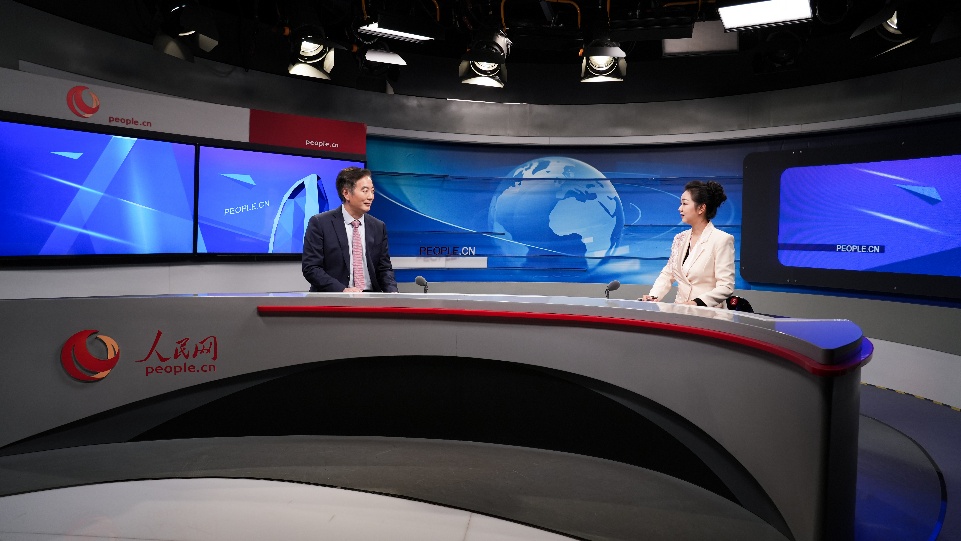 邢念增（左）做客2025全國兩會“健康中國人”系列圓桌座談。
