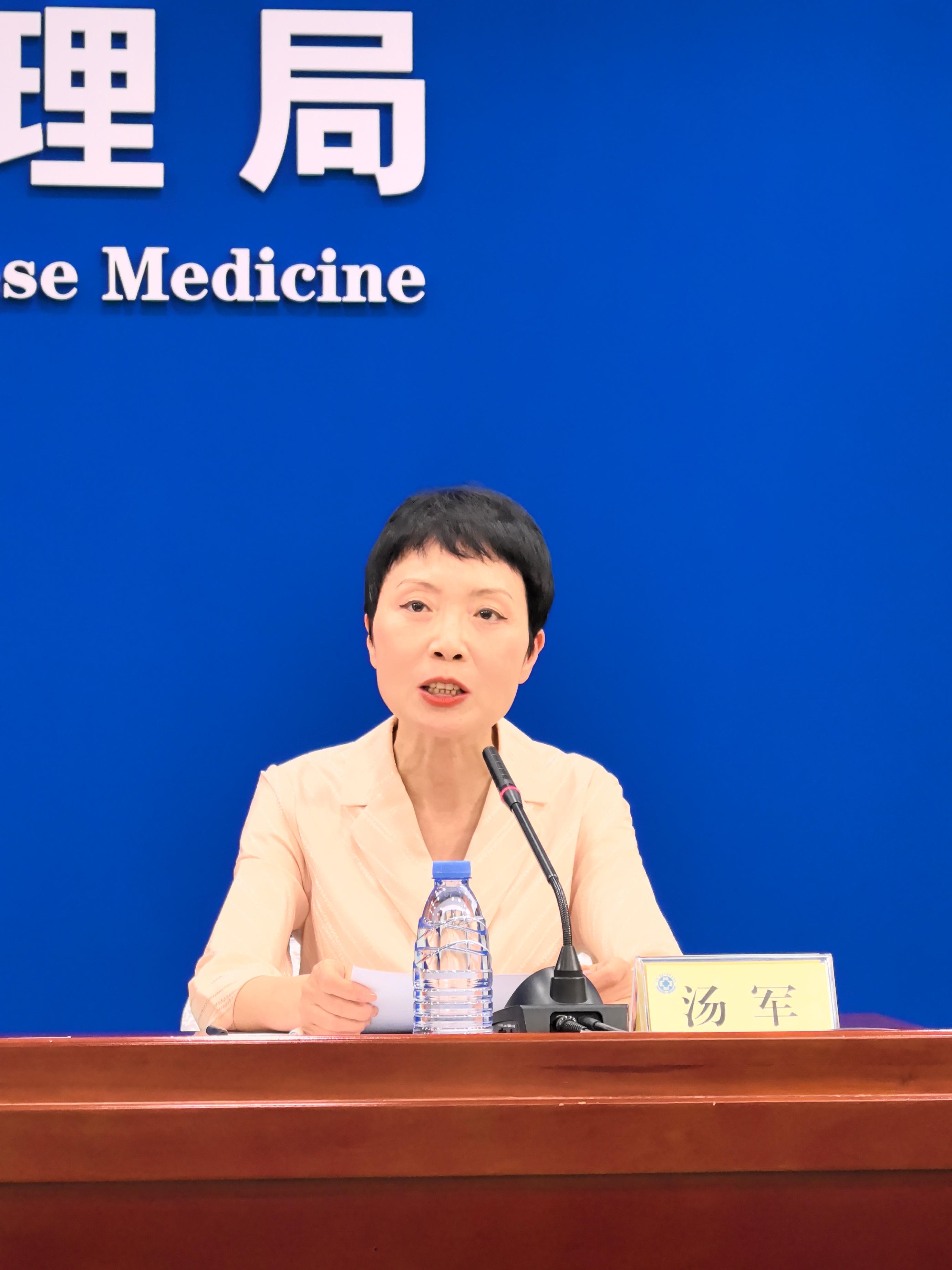 浙江省中醫(yī)院主任醫(yī)師湯軍。人民網(wǎng)記者 蔣波攝